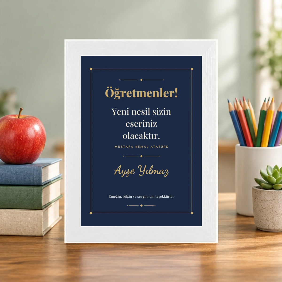 Öğretmen masasında – beyaz