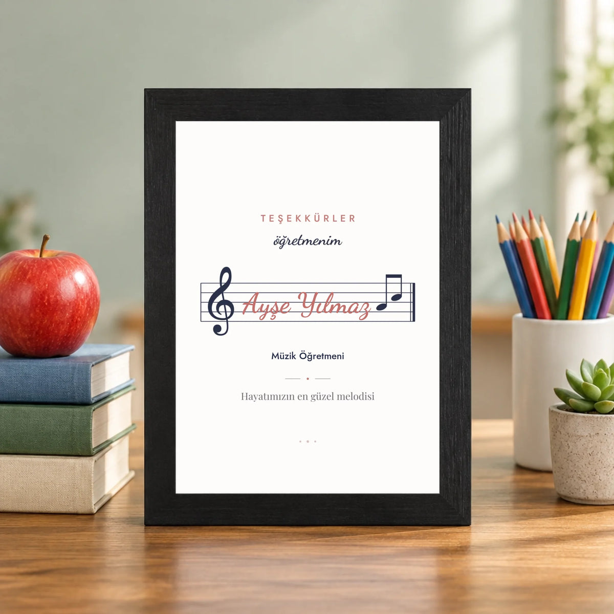 Öğretmen masasında – siyah
