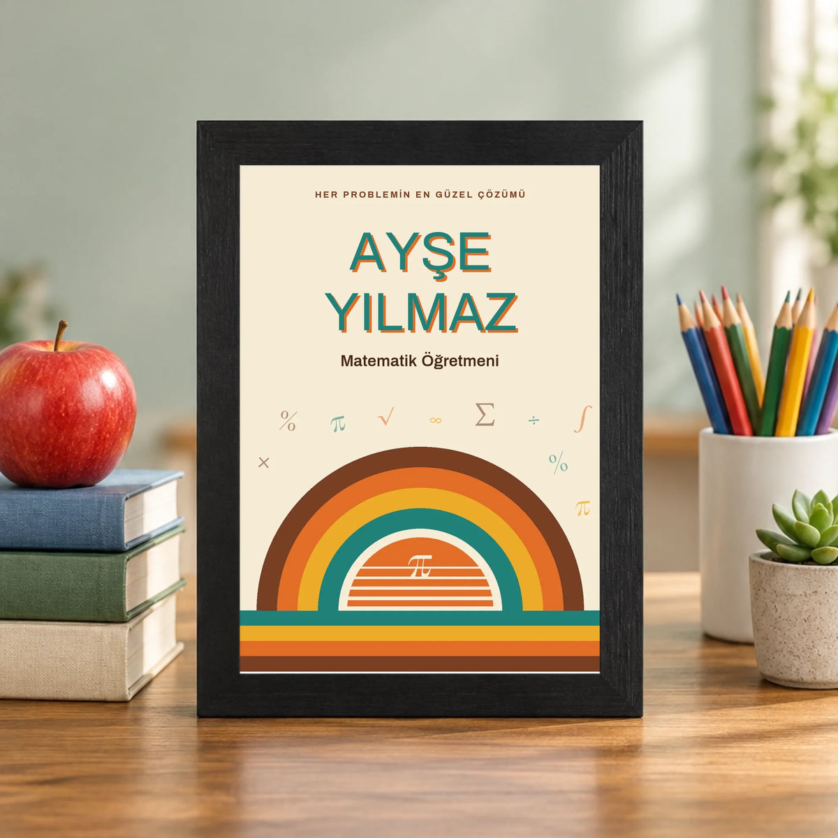 Öğretmen masasında – siyah