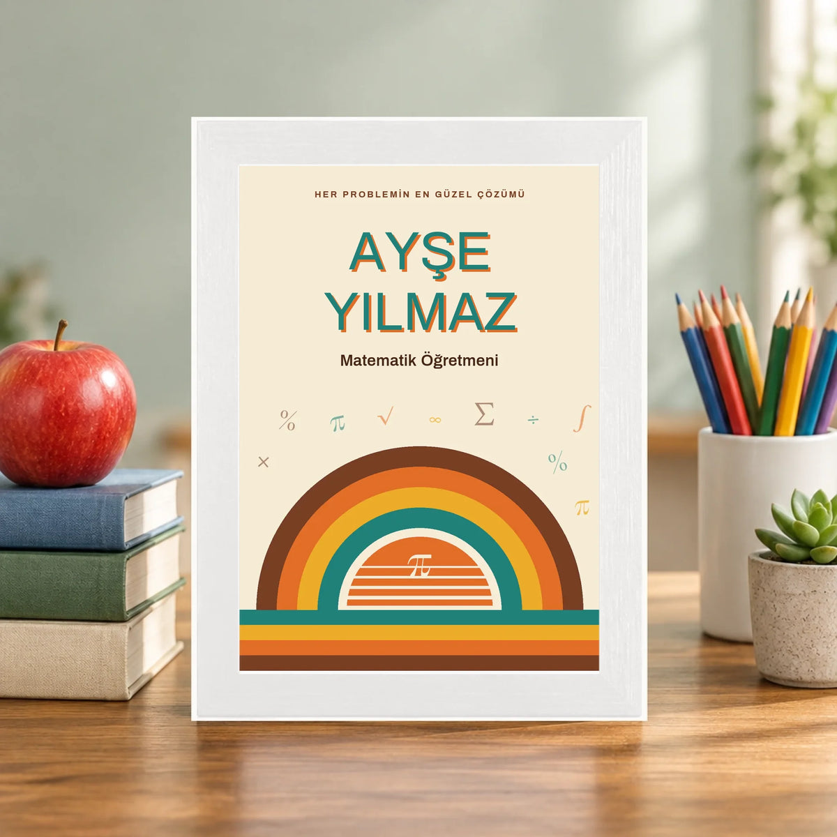 Öğretmen masasında – beyaz