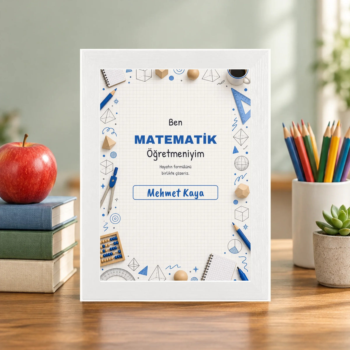 Öğretmen masasında – beyaz