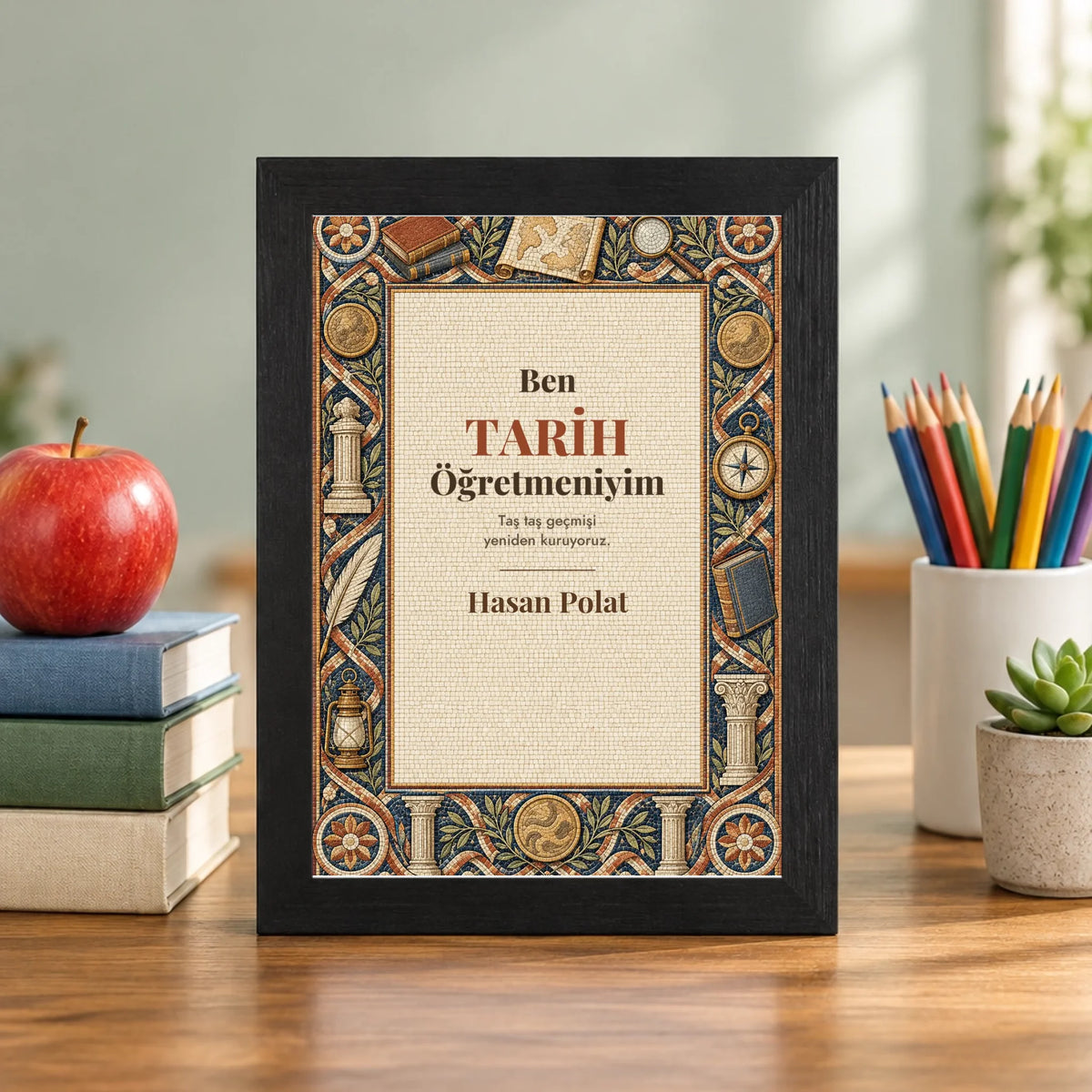 Öğretmen masasında – siyah