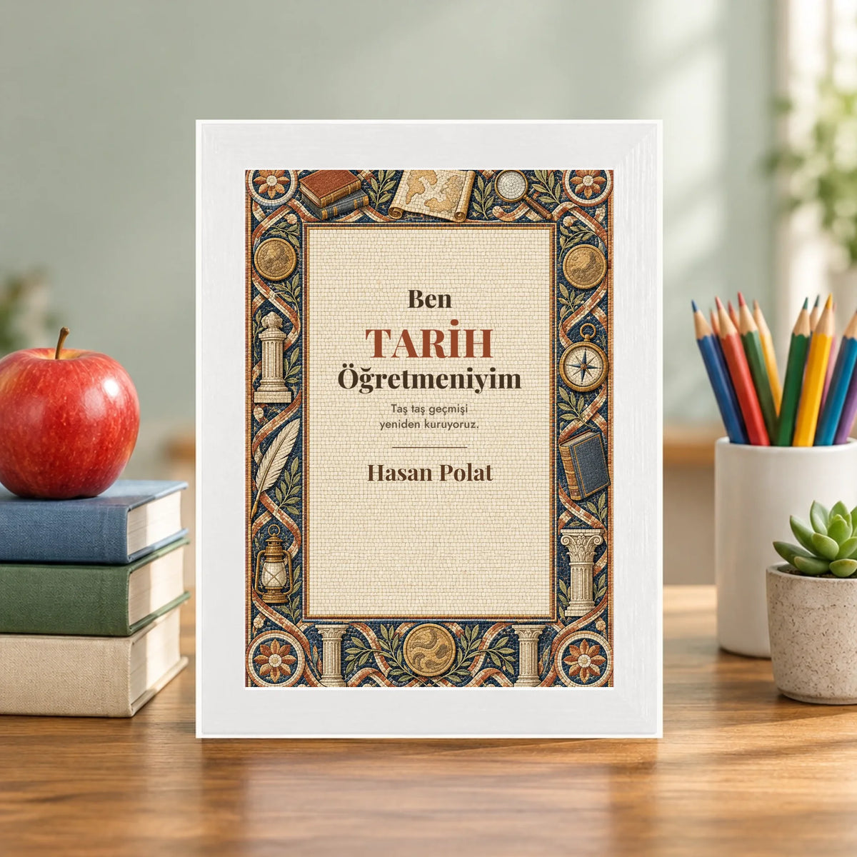 Öğretmen masasında – beyaz